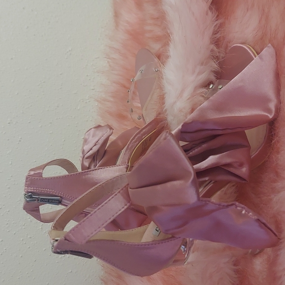 Brand New Mauve Pink Satin Rhinestone Ankle Strap Clear Heels - Picture 11 of 11